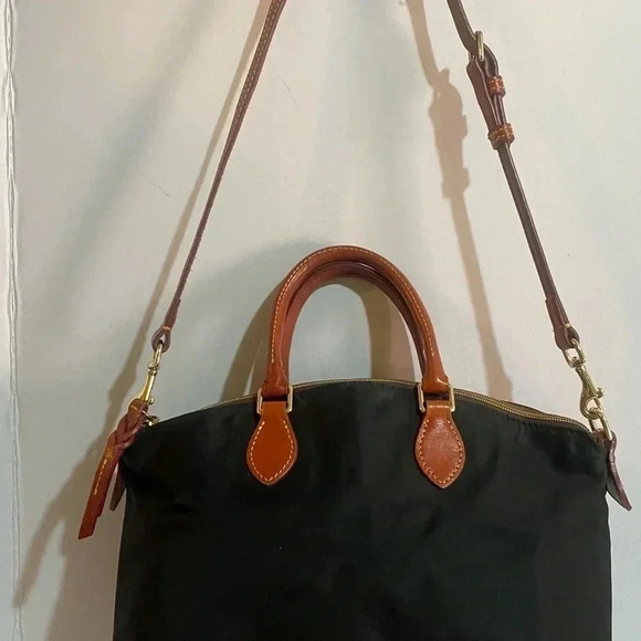 Dooney Bourke vintage black leather satchel handbag - Picture 8 of 16